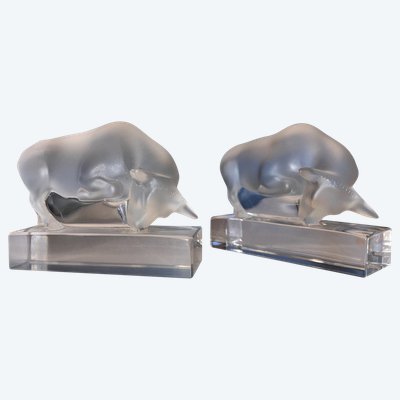 LALIQUE France   Paire De Serre Livres Taureaux  En Cristal  ( 1 Seul Signé )