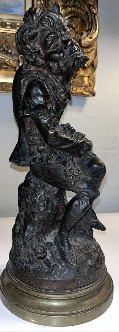 LE LIBON (XX) Statua di Quasimodo in bronzo firmata con doppia patina Altezza 33 cm