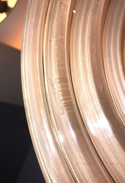 LELEU Georges Art Deco Lampe aus versilbertem Metall und satiniertem Glas mit Stufen-Dekor Signiert