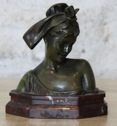 Gustavo OBIOLS Delgado (1858-1910) l'Alsacienne Bronze with Green Patina About 1900