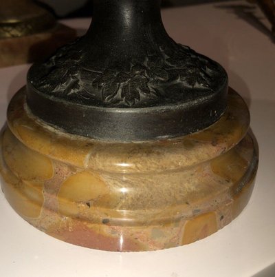 MOREAU L&f . Paire De Grands Vases En Régule, Décor En Ronde-bosse De Chérubins  Signés