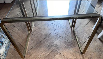 ROMEO REGA ( Attribué à )  Tables Gigogne En Laiton Ou Bronze Doré Et Plateaux Vitrés