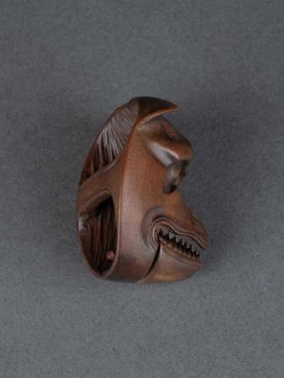 Netsuke, maschera Kyogen raffigurante una volpe, Kitsune, Giappone Edo, Meiji, arte asiatica