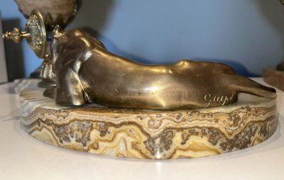 Georges GUYOT ( 1885-1973) "lionne à La Toilette" Schreibpult Bronze/Marmor Signiert