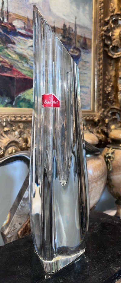 BACCARAT - Large Free Form Crystal Soliflore Vase. H32 Cm Signed