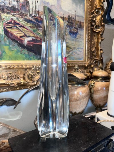 BACCARAT - Large Free Form Crystal Soliflore Vase. H32 Cm Signed