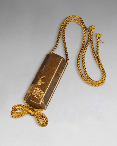 Piccolo Inro esagonale in lacca dorata Urushi Giappone Edo