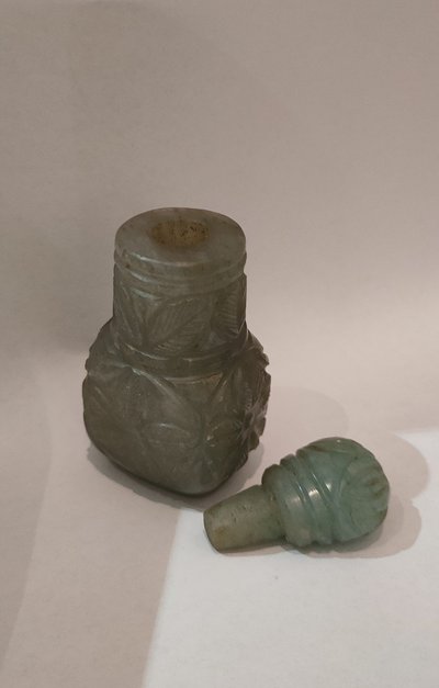 Flacon Tabatière Jade. Inde Flacon à Parfum Sculpté