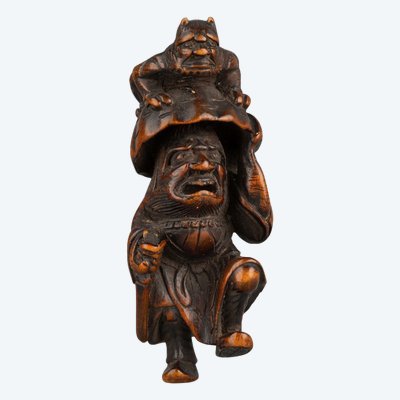Netsuke in bosso raffigurante Shoki e Oni. Giappone 19 Edo