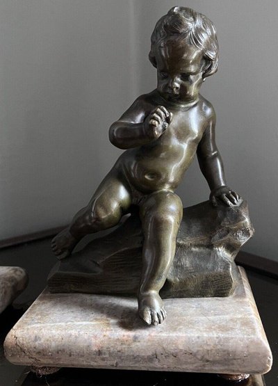 d'après Auguste DELAFONTAINE ( 1813-1892) Paire De Serre-livres Putti En Bronze Patiné
