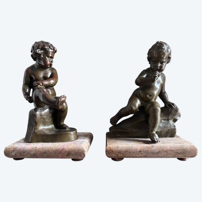 d'après Auguste DELAFONTAINE ( 1813-1892) Paire De Serre-livres Putti En Bronze Patiné