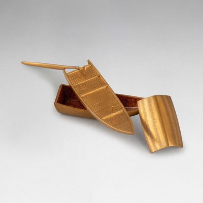 Kobako - Seltenes Modell in Form eines Bootes aus Goldlack. Japan Edo