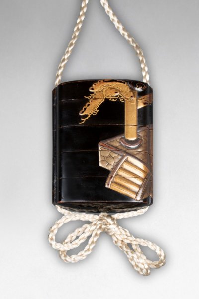 Inro Opening By 4 Cases Of A Horse With A Saddle Of Appearance. Edo Japan