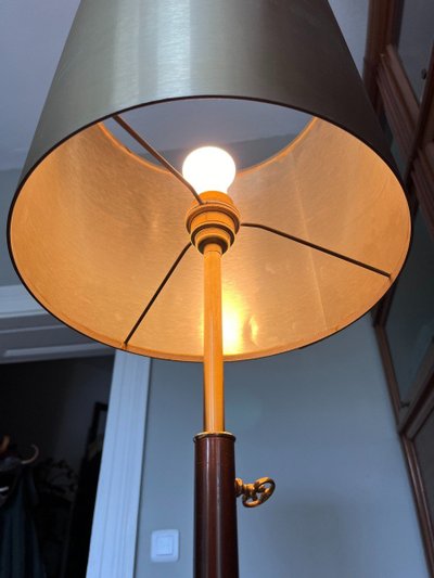Maison CHARLES ( Signée ). Lampadaire Tripode En Laiton Et Bronze Doré.