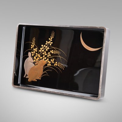 Large tray, Urushi lacquer with rabbit design. Edo Japan