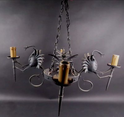 Alessandro MAZZUCOTELLI (1865-1938) (attributed to) Wrought Iron Chandelier Dragons
