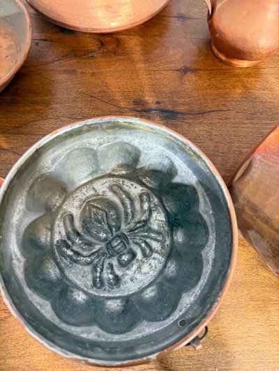 Lotto di 15 oggetti da cucina in rame antichi, primi '900
