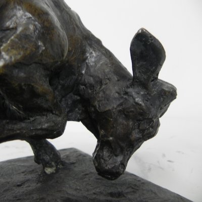 Kämpfender Junger Stier - Bronze von Guido Righetti (c. 1926)