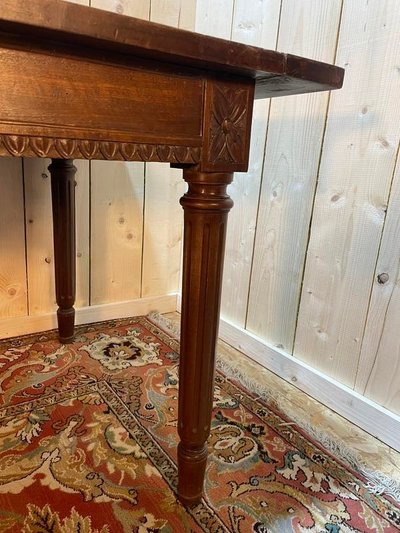 Table de ferme en noyer de style Louis XVI 