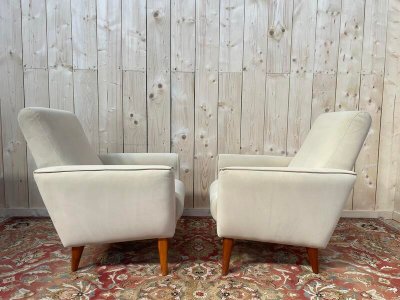 Pair of contemporary armchairs in beige suede