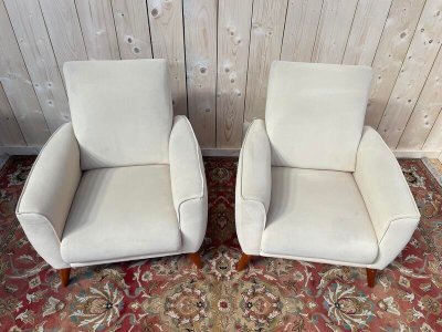 Pair of contemporary armchairs in beige suede