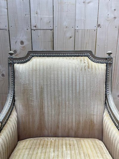 Fauteuil - Bergère de style Louis XVI avec signature 