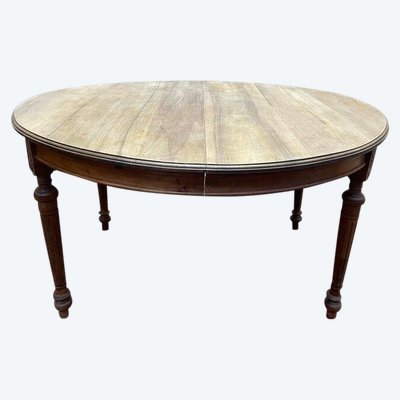 Table de salle à manger ovale de style Louis XVI en noyer