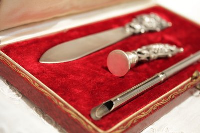 Set mit 3 Schreibutensilien zum Schreiben um 1900
