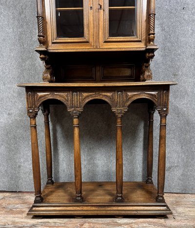 Superb Renaissance-style display cabinet in walnut, circa 1850