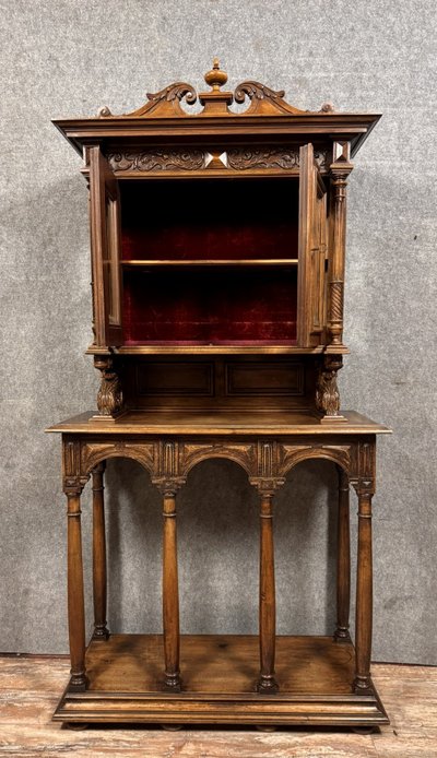 Superb Renaissance-style display cabinet in walnut, circa 1850