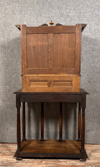 Superb Renaissance-style display cabinet in walnut, circa 1850