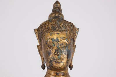 Buddha incoronato stile Ayutthaya