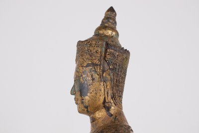 Buddha incoronato stile Ayutthaya