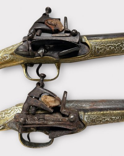 Paar "Kubur" Pistolen - Osmanische Balkan Türkische Kaiserreich Bronze Ziseliert 1830" Feuersteinpistole