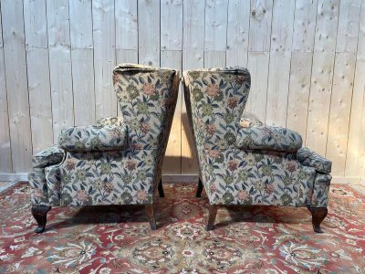 Paire de bergères / fauteuils à oreilles anglaises 