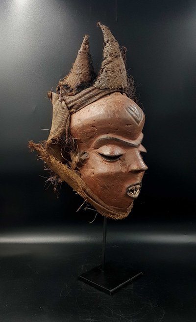 Masque Phumbu, Peuple Pende, R.D.C.