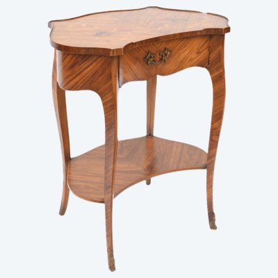 Pedestal table