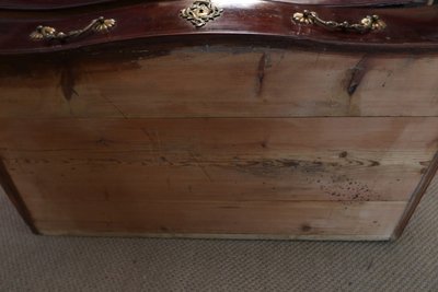 Commode XVIII en acajou tombeau 