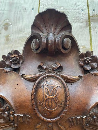 Miroir en noyer sculptée Napoléon III