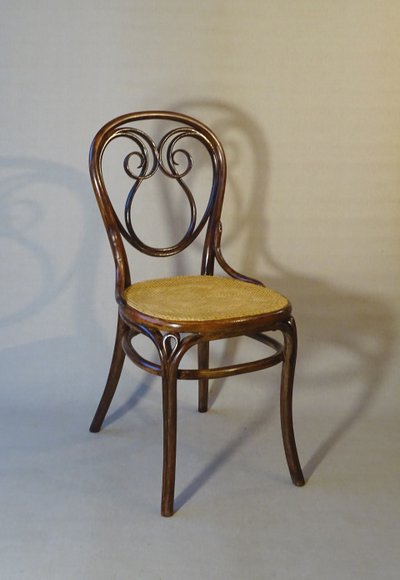 Chause Thonet N°13 bentwood, vers 1875 ,cannée, état original.