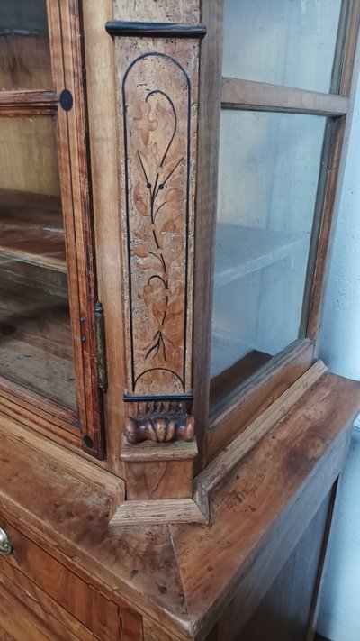 Credenza d'epoca Biedermeier in legno pregiato intarsiato ed ebano
