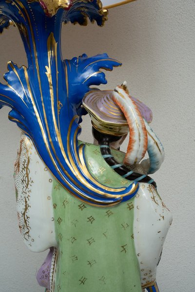 Paire de lampes anciennes en porcelaine dans le goût de Jacob Petit.19ème siècle.