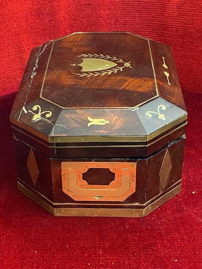 Travel kit belonging to Mr Le Pescheux Duhautbourg - EMPIRE period