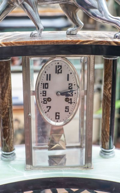 Jeanne Hugues ROYANNEZ, Three-element clock