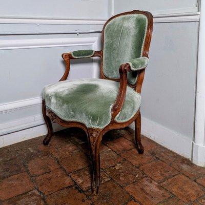 Louis Delanois, maître en 1761 - fauteuil en cabriolet - hêtre naturel et velours de soie