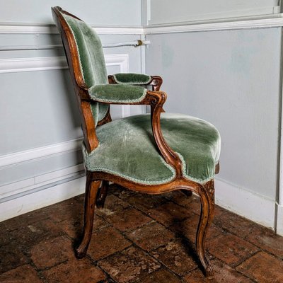 Louis Delanois, maître en 1761 - fauteuil en cabriolet - hêtre naturel et velours de soie