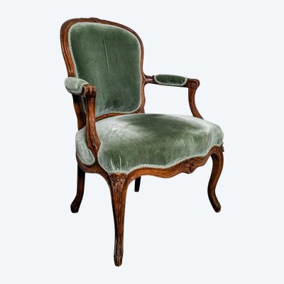 Louis Delanois, maître en 1761 - fauteuil en cabriolet - hêtre naturel et velours de soie
