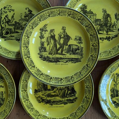 Montereau circa 1825-1833 - 6 fine earthenware dessert plates - historicist decor