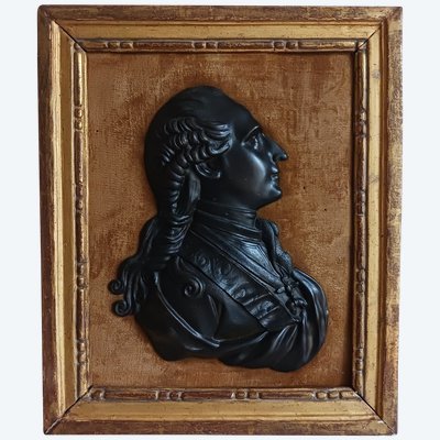 Duvivier, dans le goût - grand profil en bronze de Louis XVI jeune - cadre en bois doré