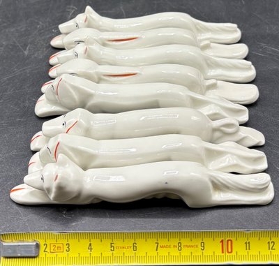 8 KNIFE HOLDERS